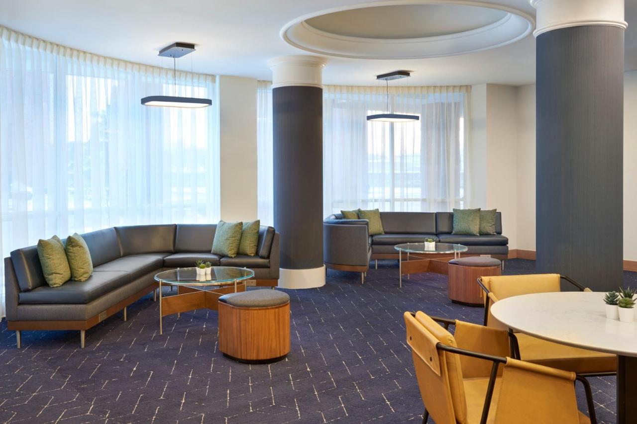 Отель Courtyard By Marriott Toronto Mississauga/Meadowvale Экстерьер фото