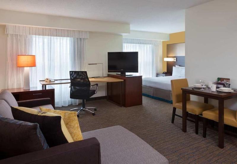 Отель Courtyard By Marriott Toronto Mississauga/Meadowvale Экстерьер фото