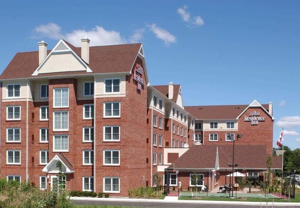 Отель Courtyard By Marriott Toronto Mississauga/Meadowvale Экстерьер фото